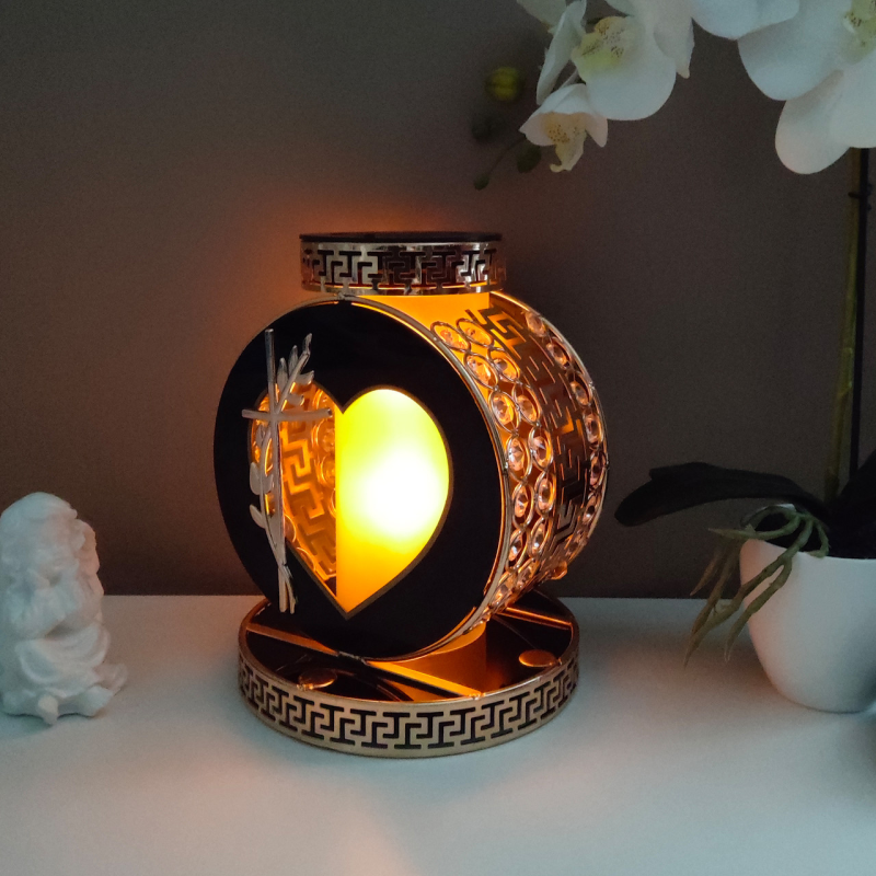 Лампадка велика ажурна золотиста на сонячній батареї Witraz Serce Premium Gold